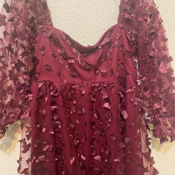 Elegant Burgundy Mini Dress - Picture 2 of 4